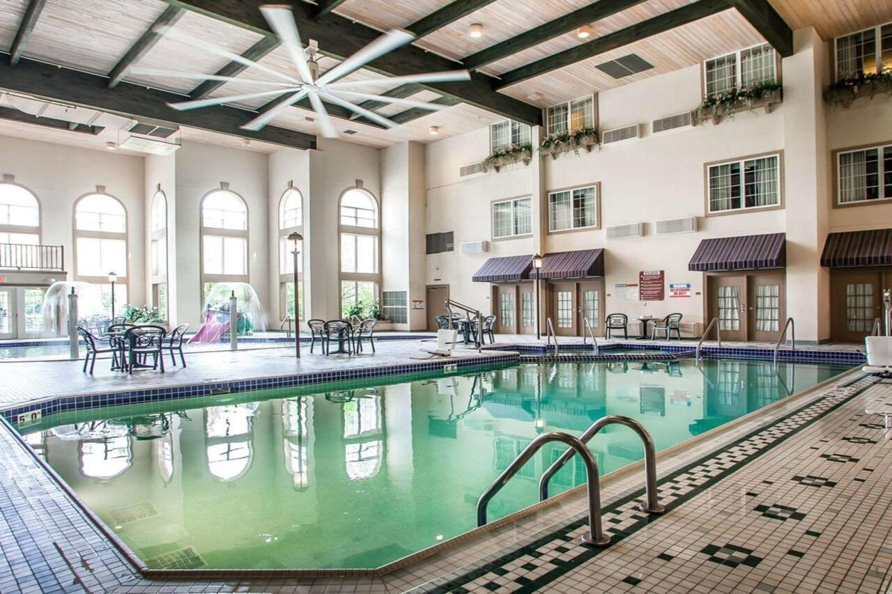 Comfort Suites Milwaukee Airport Ок-Крик Экстерьер фото