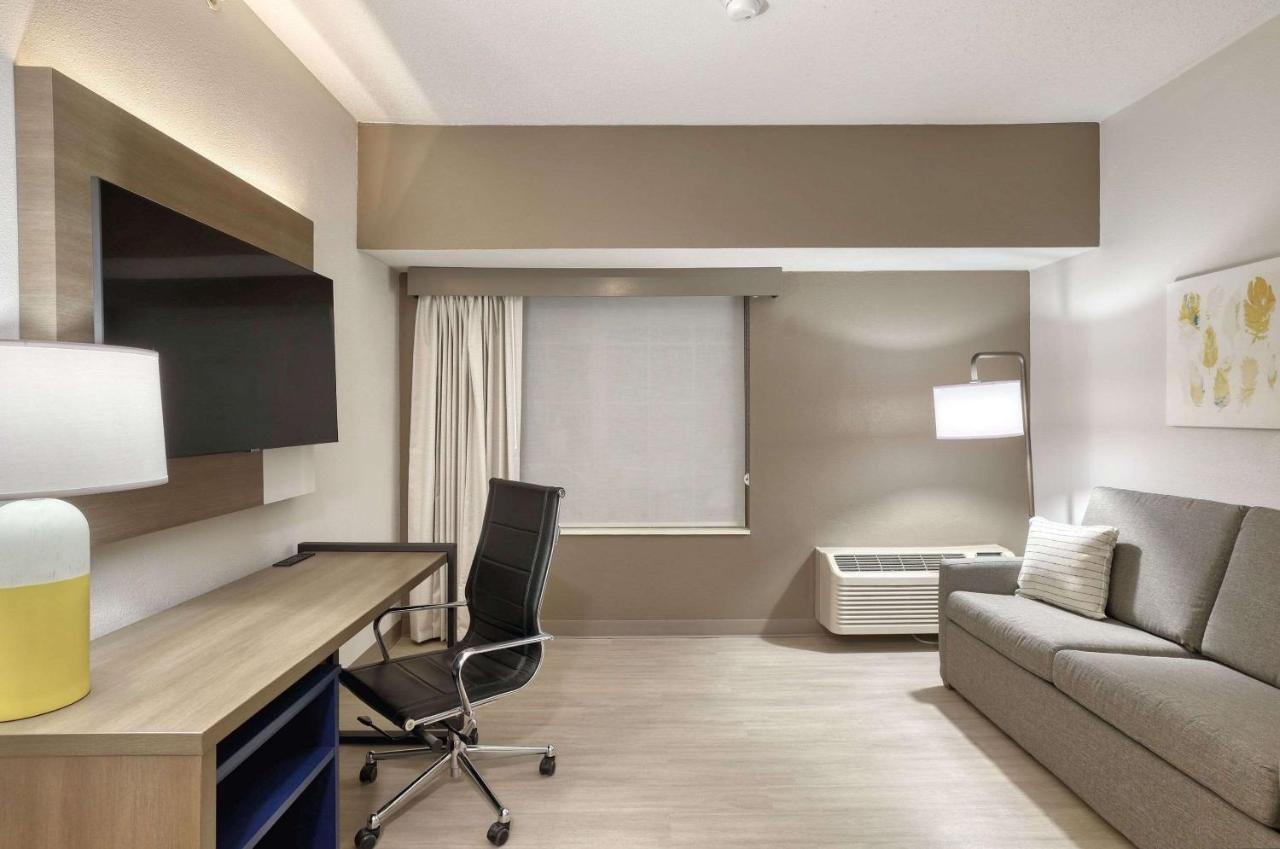 Comfort Suites Milwaukee Airport Ок-Крик Экстерьер фото