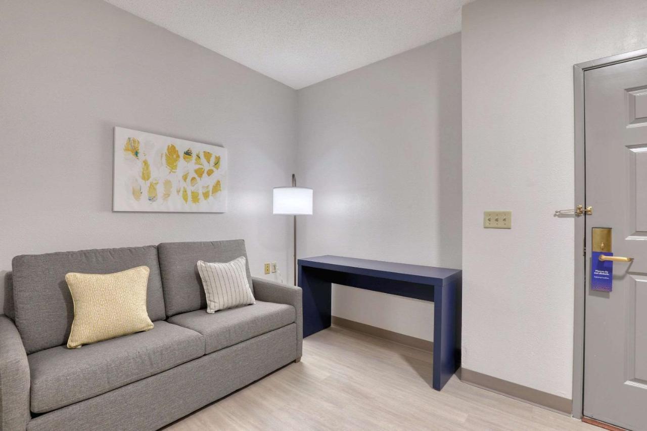 Comfort Suites Milwaukee Airport Ок-Крик Экстерьер фото
