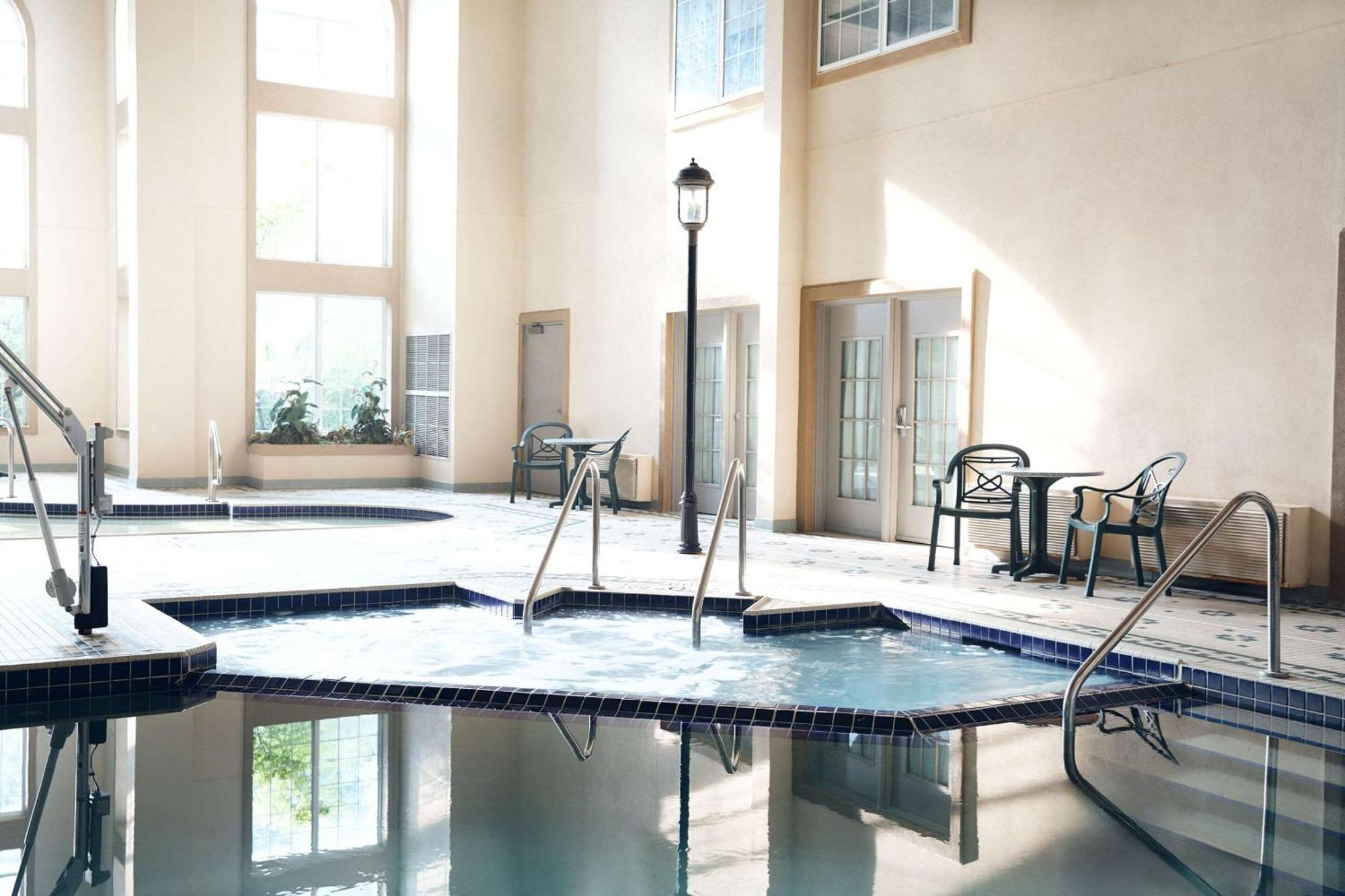 Comfort Suites Milwaukee Airport Ок-Крик Экстерьер фото